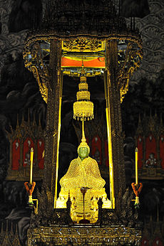 Emerald_Buddha statue, taken from Wikipedia, Best Buddha Temples in Asia