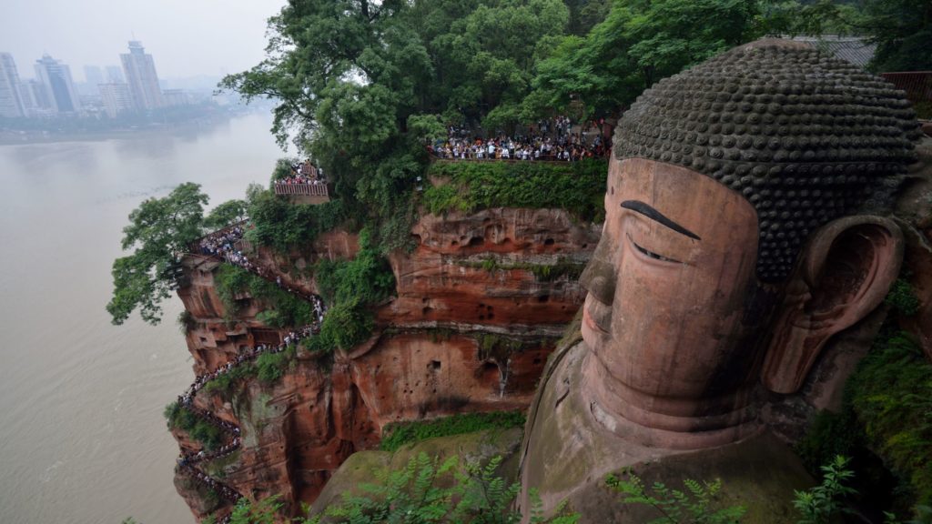 Leshan_Giant_Buddha_from_above_on_the_South_side with city vew