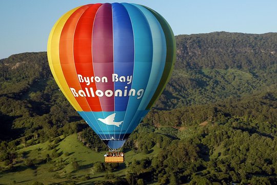 activities-in-byron-bay-hot-air-ballooning